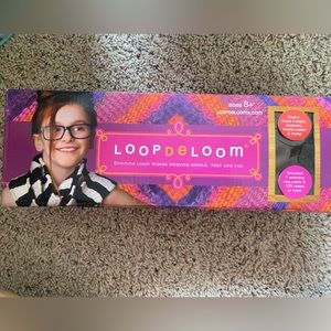 loom for weaving (loop de loom)